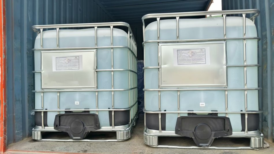 噸桶泰金甘油出貨.jpg