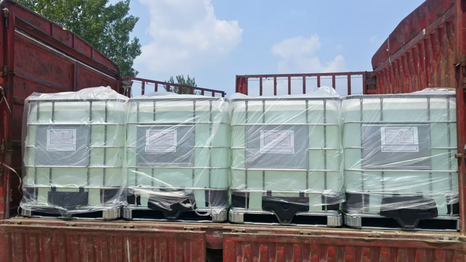 噸桶裝泰金甘油出貨.jpg 噸桶裝泰金甘油出貨.jpg